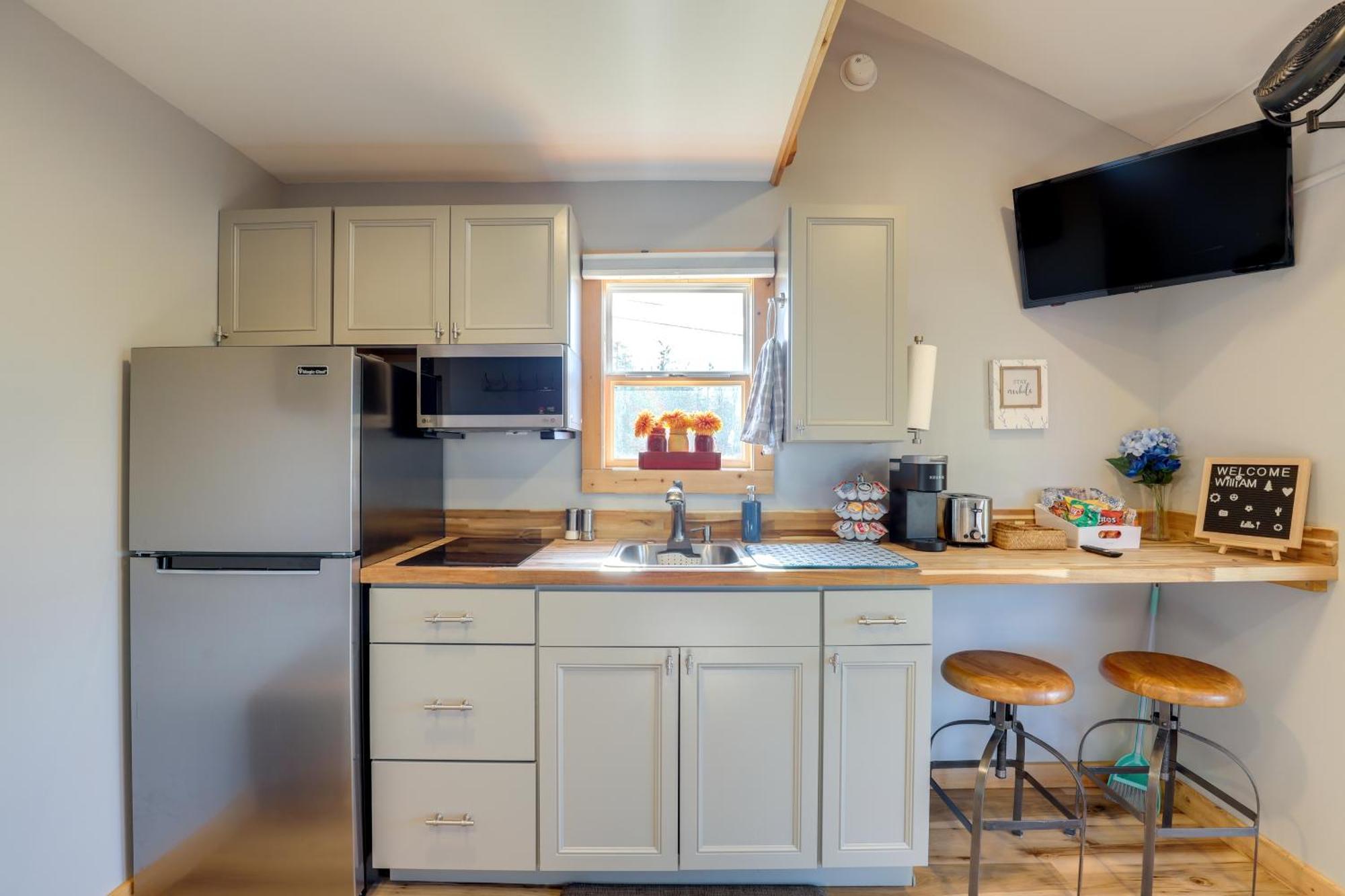 Marshall Studio With Loft, Hot Tub And Views! Exterior photo